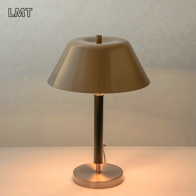 Cheap Black Gold Luxury Table Lamp Export Hot Sell Hotel Bedroom Bedside Standing Desk Lamp Home Decor Nordic Modern Table Lamps