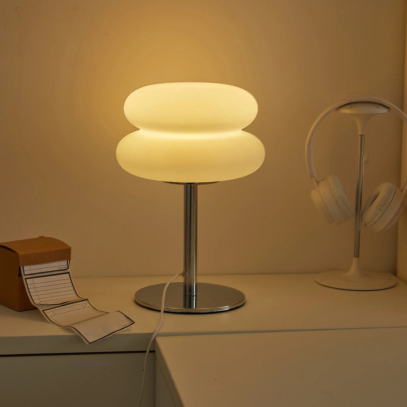 Bauhaus Retro Table Lamp Plastic Lamps Bedroom Bedside Living Room Nordic Mushroom Lamp 9-Level Brightness Dimming Ambient Light